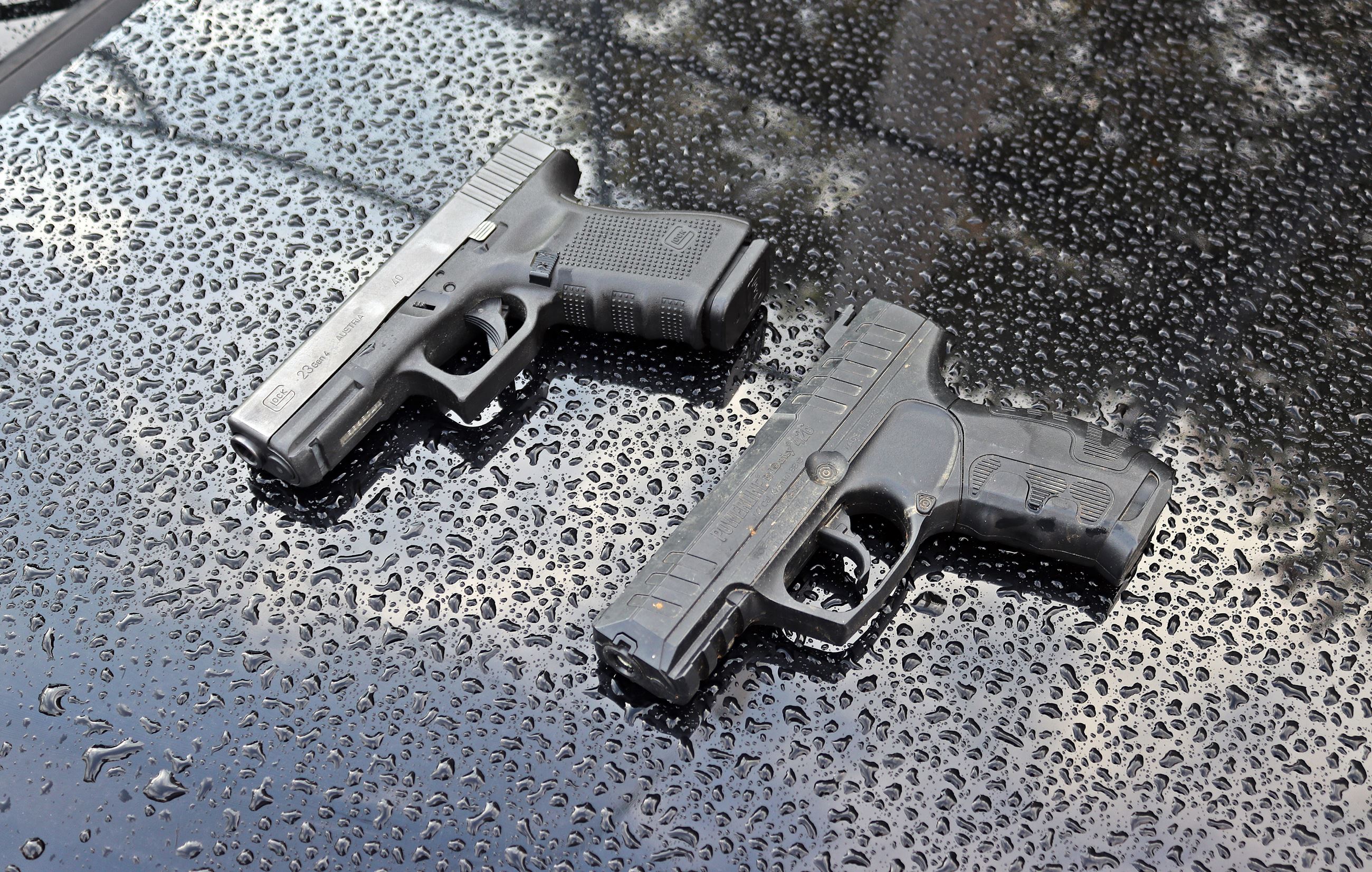 BB Gun (bottom) Found Compared to Actual Gun (top)